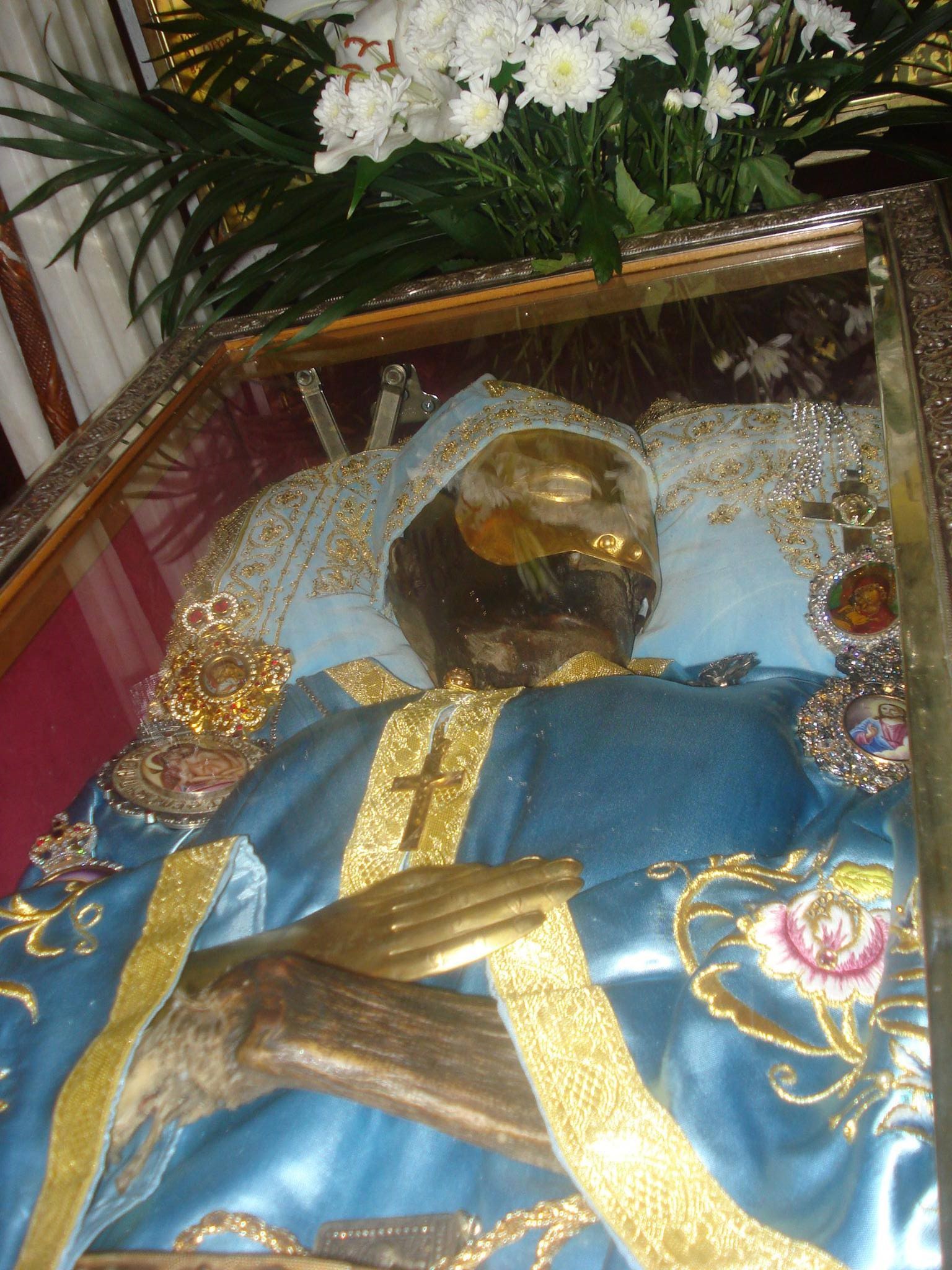 მისი ლოცვა იმდენად ძლიერი იყო, რომ სასწაულებს ახდენდა KARIBCHE